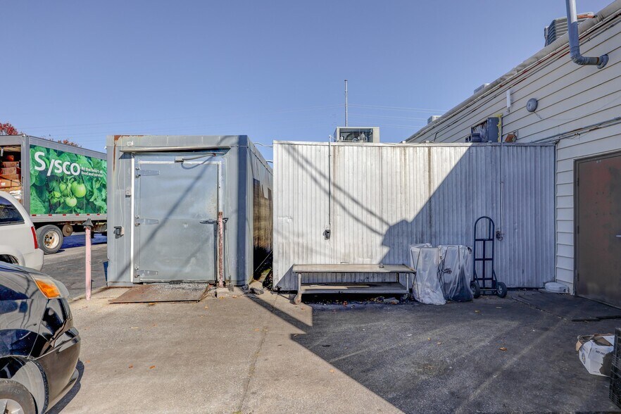 More Photos Of 2728 & 2802 N Rangeline Road, Joplin Flex For Sale