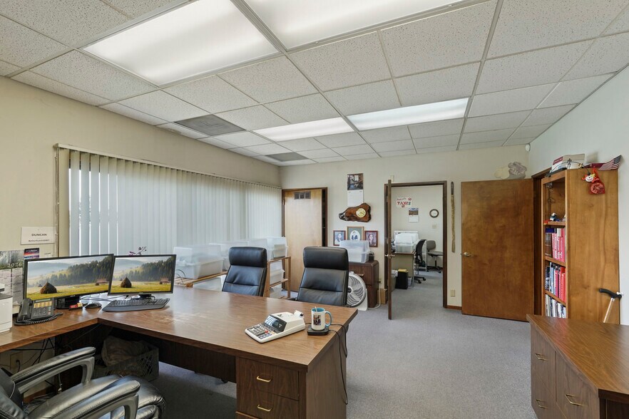 More Photos Of 1820 W Kettleman Ln, Lodi Office For Sale