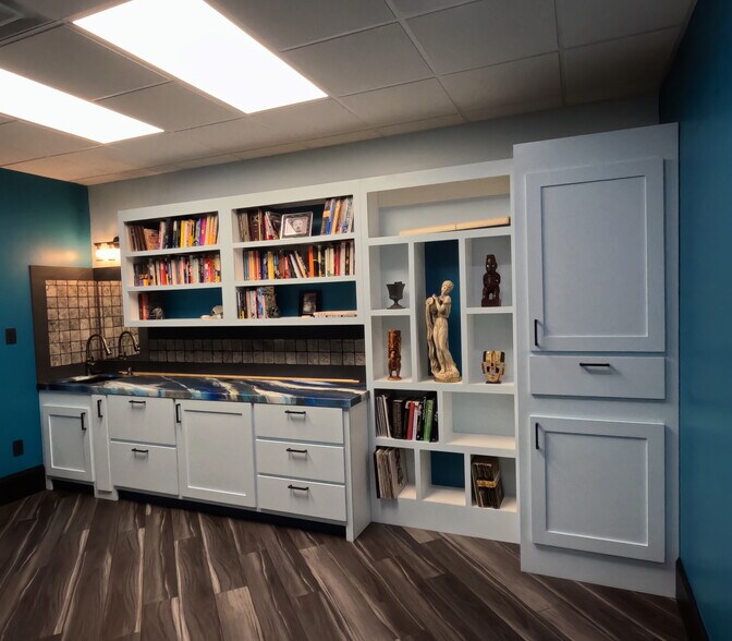 More Photos Of 1110 Main St, Lubbock Office For Sale