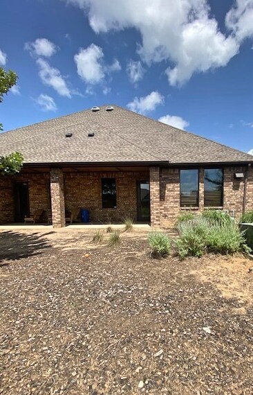 More Photos Of 9125 Belshire Dr, North Richland Hills Office For Lease