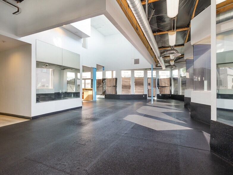 More Photos Of 4005 Highland Ave, Manhattan Beach Storefront Retail Office For Lease