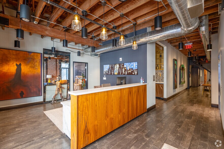 More Photos Of 800-808 SW Alder St, Portland Office For Sale