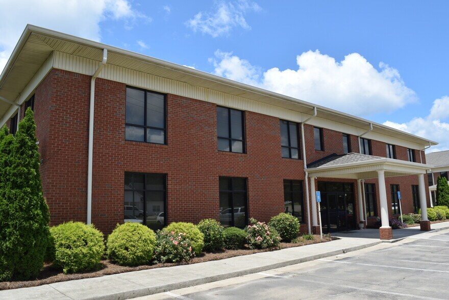 More Photos Of 8385 Cherokee Blvd, Douglasville Medical For Sale