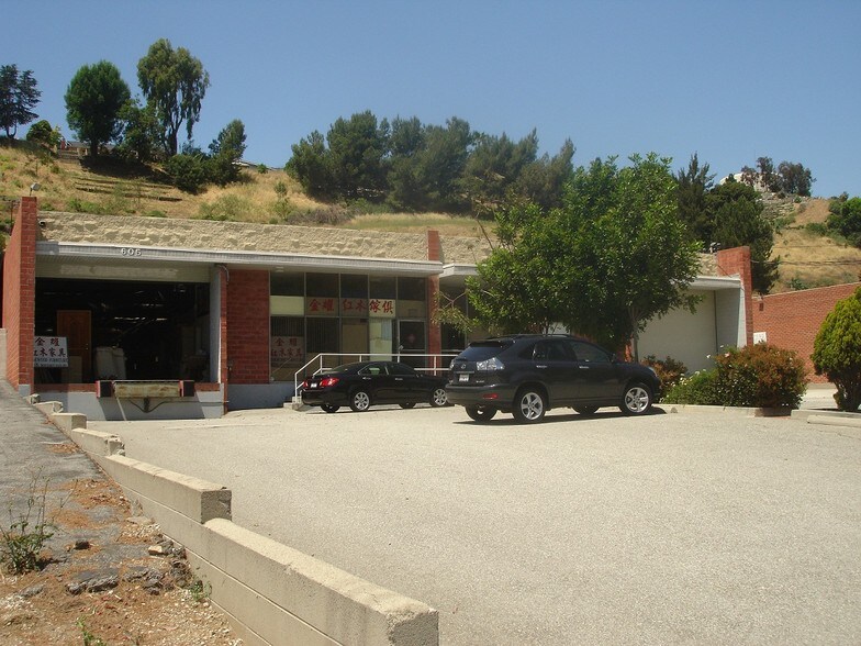 More Photos Of 601 Monterey Pass Rd, Monterey Park Distribution For Lease
