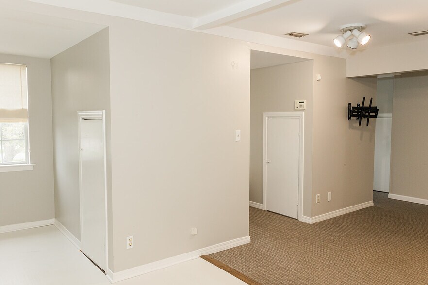 More Photos Of 1203 US Highway 98, Daphne Office For Lease