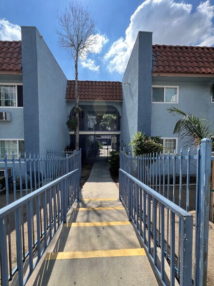 More Photos Of 1525 E Lynwood Dr, San Bernardino Apartments For Sale