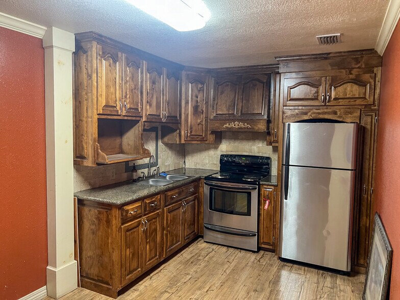 More Photos Of 17246 MS-26, Lucedale Flex For Lease