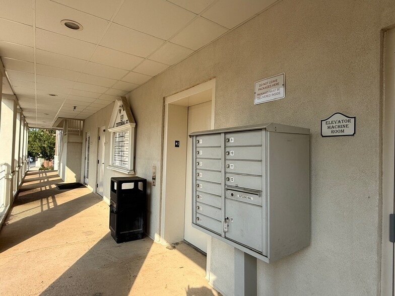 More Photos Of 103 Centennial St, La Plata Medical For Lease