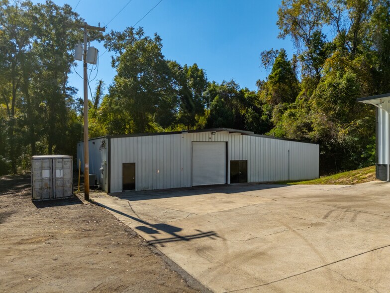 More Photos Of 3143 W Tharpe St, Tallahassee Warehouse For Lease