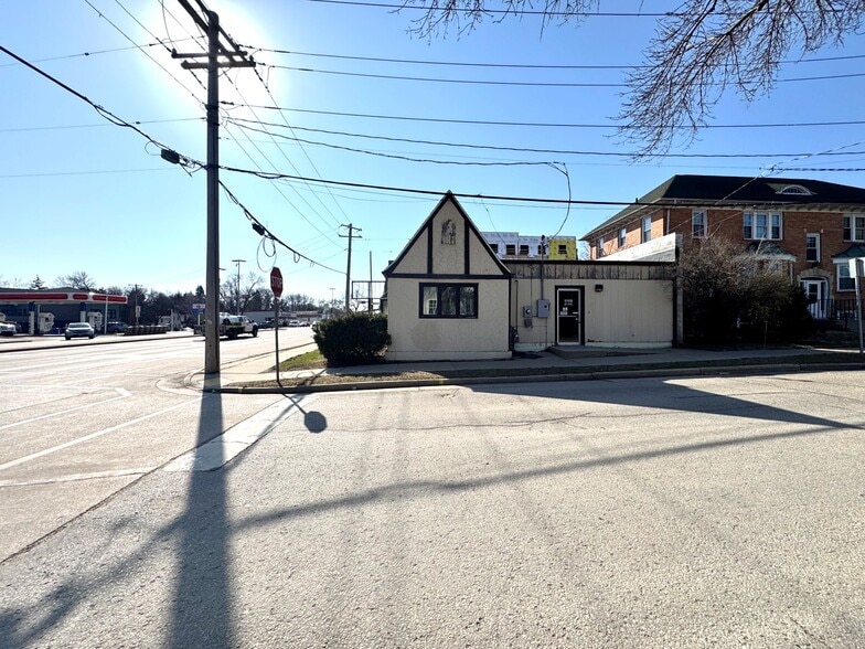 More Photos Of 1118 S Park St, Madison Office For Lease