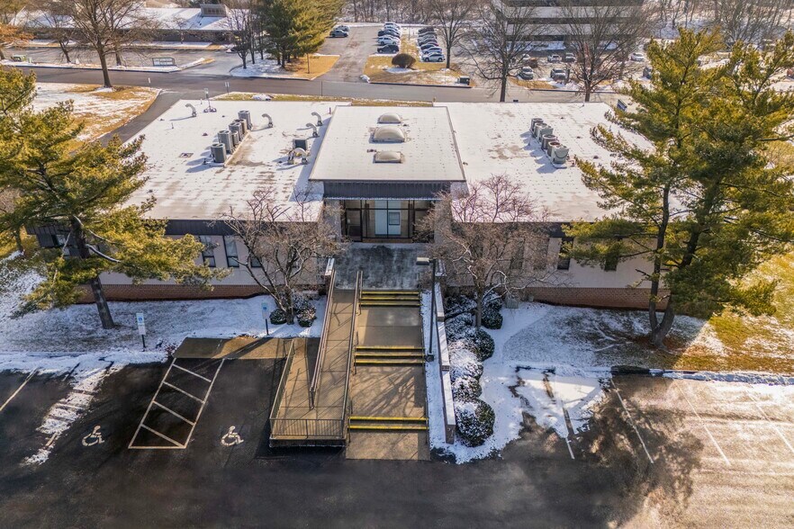 More Photos Of 1569 Medical Dr, Pottstown Office For Sale