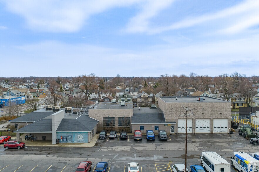 More Photos Of 401 E Amherst St, Buffalo Light Distribution For Lease