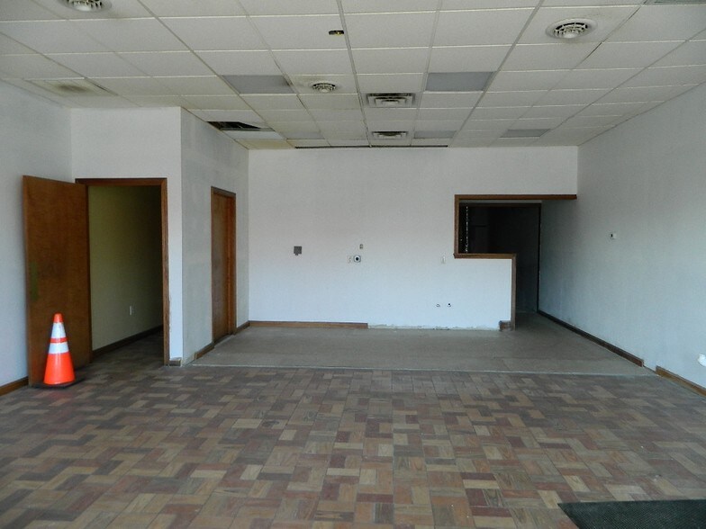 More Photos Of 1761 Goucher St, Johnstown Storefront For Sale