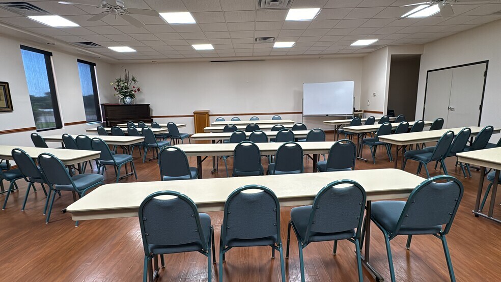 More Photos Of 512 N Cockrell Hill Rd, DeSoto Religious Facility For Sale