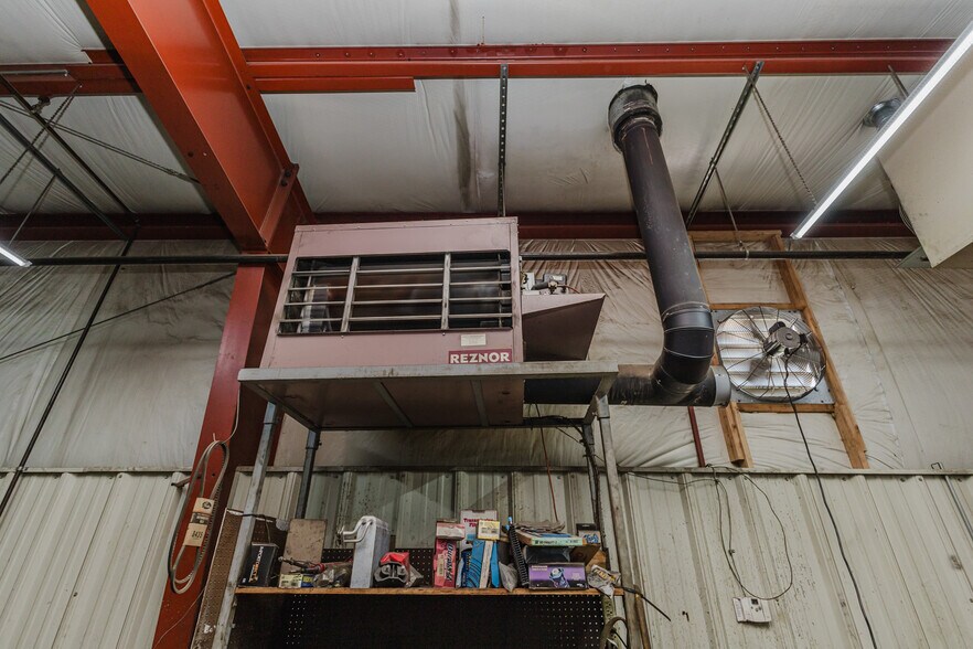 More Photos Of 2555 N Market St, Wichita Auto Repair For Sale