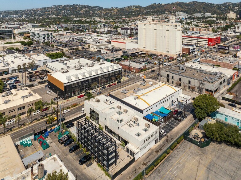 More Photos Of 940 N Highland Ave, Los Angeles Office For Sale