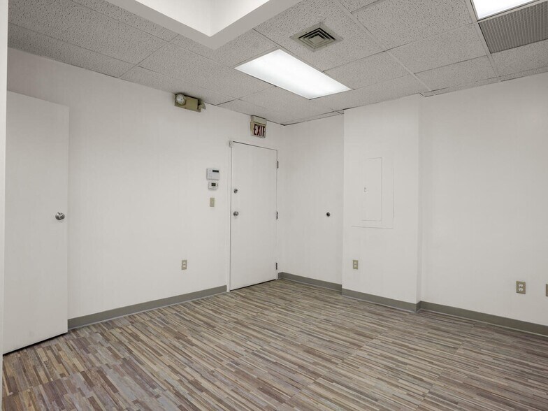 More Photos Of 3180 Main St, Bridgeport Medical For Sale