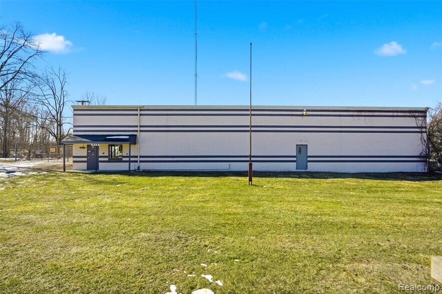 More Photos Of 415 N Lafayette St, South Lyon Warehouse For Sale