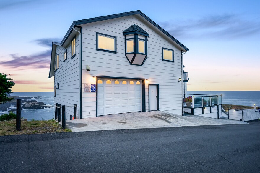 More Photos Of 266 Dolphin Dr, Whitethorn Hotel For Sale