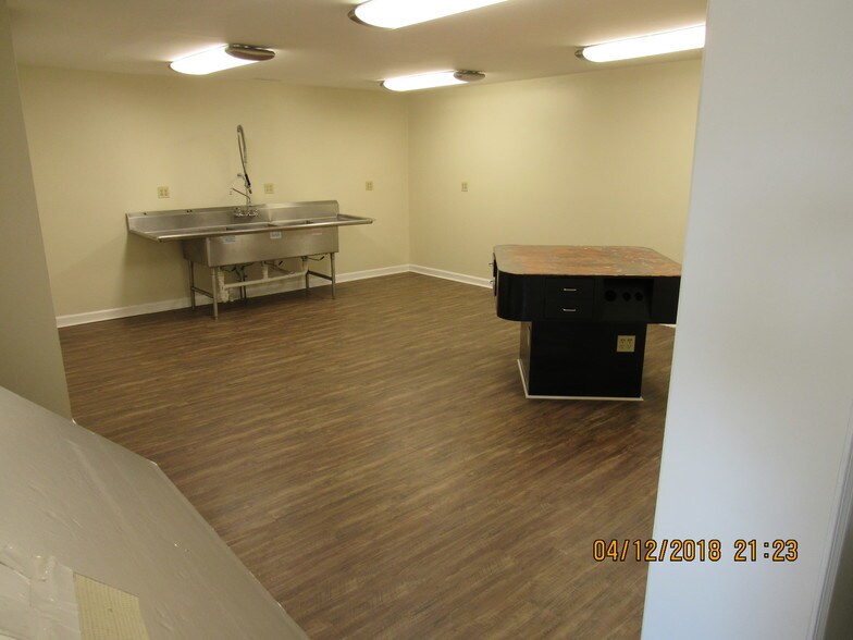 More Photos Of 2850 King William Ave, West Point Storefront Retail Office For Sale