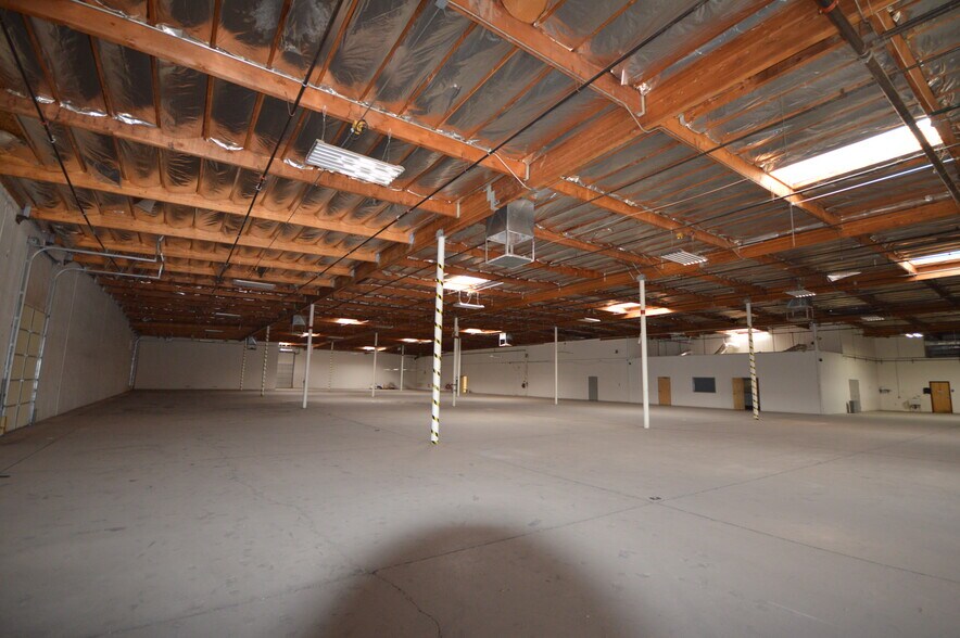 More Photos Of 3701 W Cambridge Ave, Phoenix Warehouse For Lease