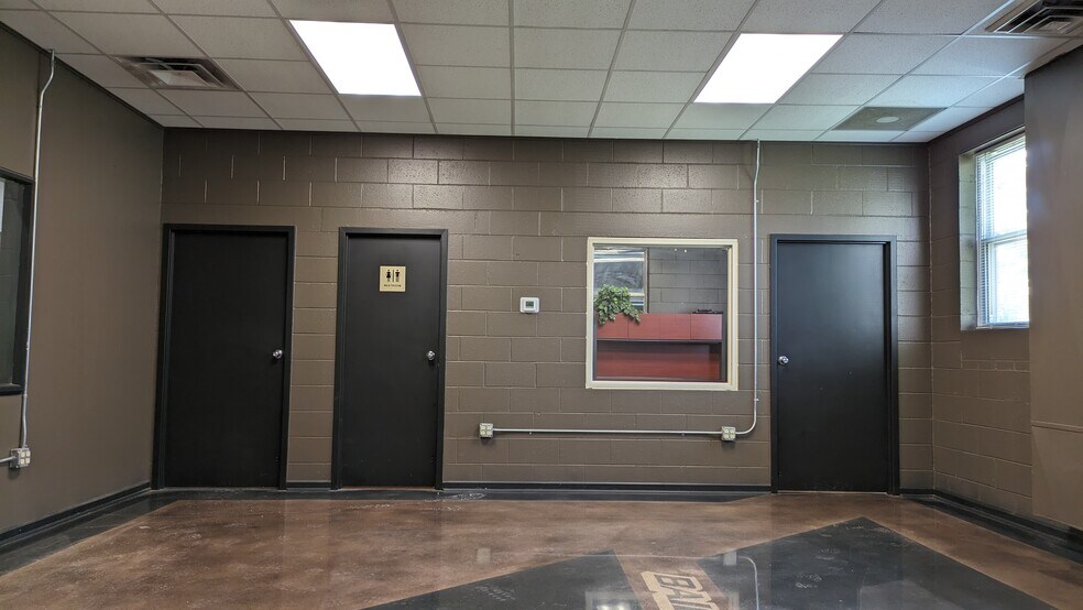 More Photos Of 400 Madison st, Towanda Flex For Sale