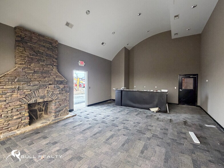 More Photos Of 155 Hunt Dr, Rossville Warehouse For Sale