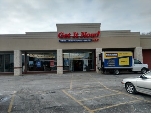 More Photos Of 7600-7610 W Capitol Dr, Milwaukee Unknown For Lease