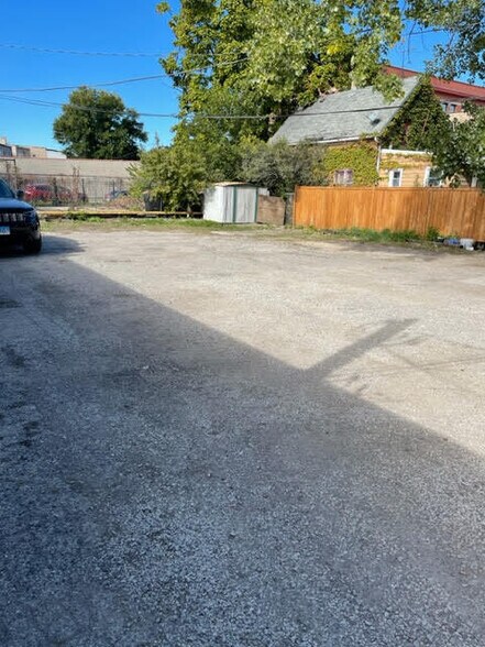 More Photos Of 3614-3620 W Division St, Chicago Storefront For Sale