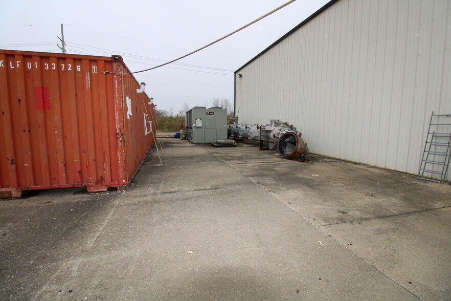 More Photos Of 7350 IL-111, South Roxana Specialty For Sale