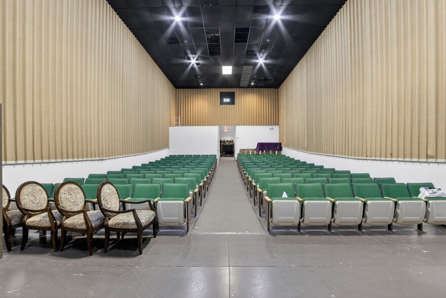 More Photos Of 1425 N Central Ave, Avondale Religious Facility For Sale
