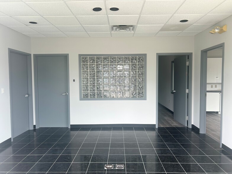 More Photos Of 121 Harris St, Madison Office For Sale