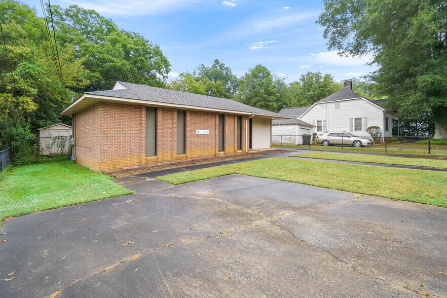 More Photos Of 104 N Dilling St, Kings Mountain Medical For Lease