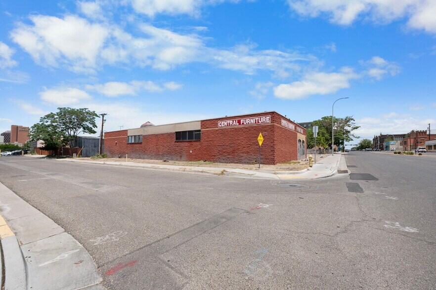 More Photos Of 221 Broadway Blvd SE, Albuquerque Freestanding For Sale