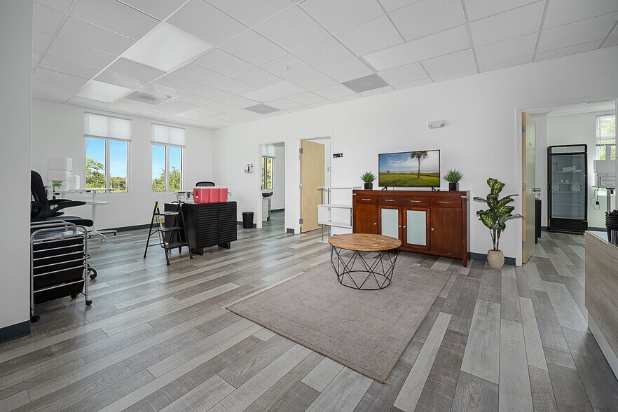 More Photos Of 180 Pinnacles Dr, Palm Coast Medical For Lease