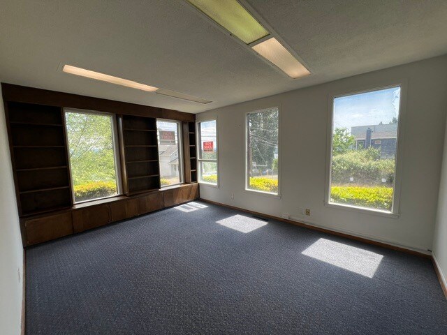 More Photos Of 4515 SW Corbett Ave, Portland Office For Lease