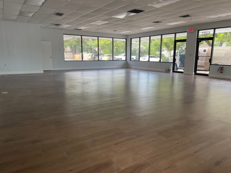 Primary Photo Of 8455-8471 W Oakland Park Blvd, Sunrise Office For Lease