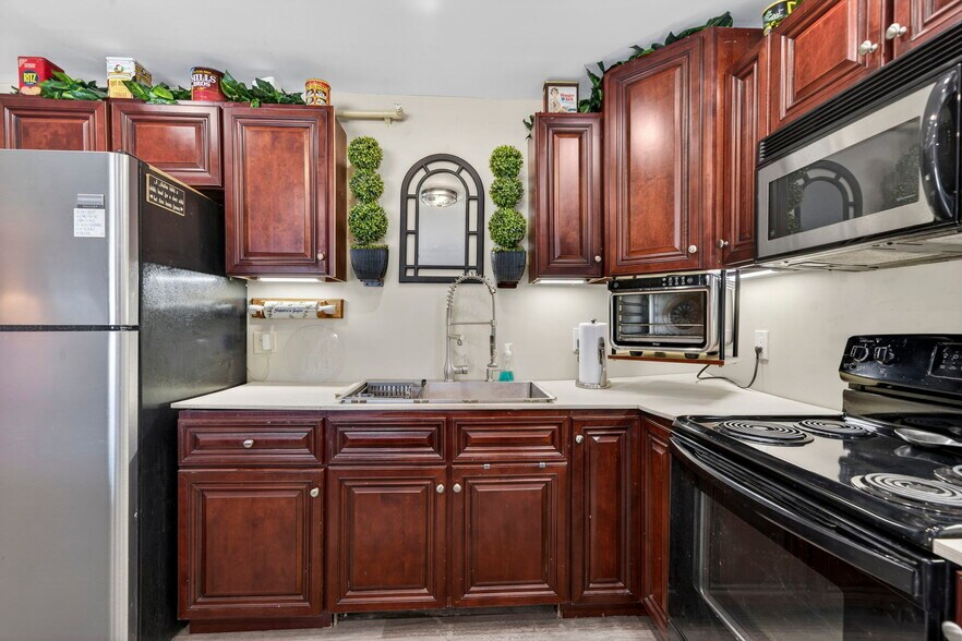 More Photos Of 16 Colls Farm Rd, Jaffrey Freestanding For Sale