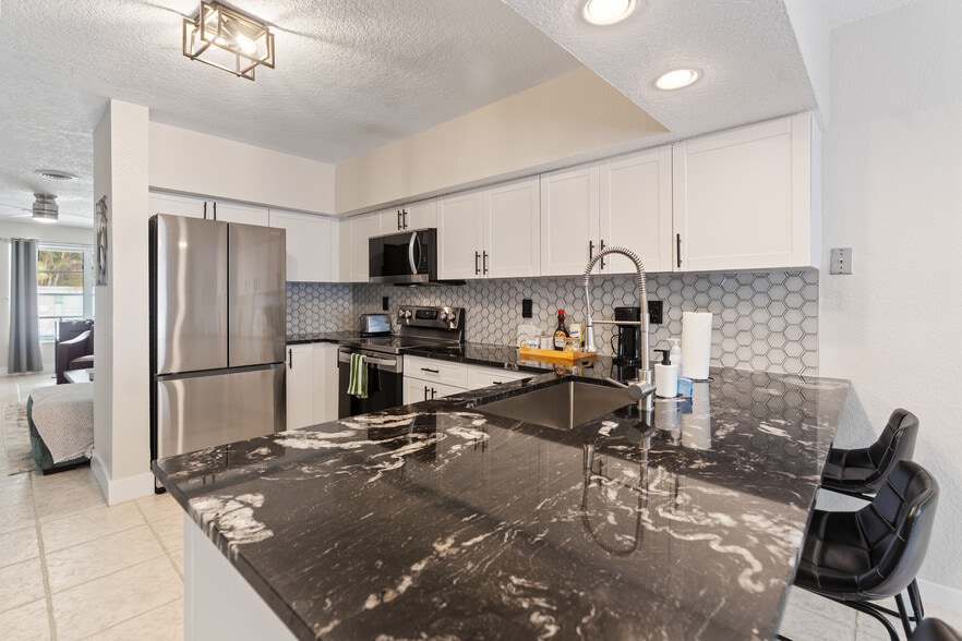 More Photos Of 1520 NE 51st St, Fort Lauderdale Apartments For Sale