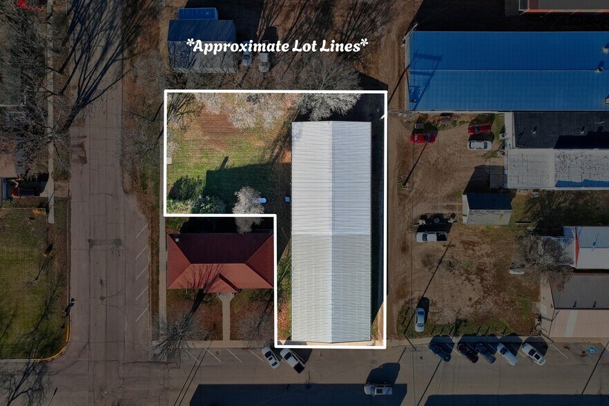 More Photos Of 1703 Laurel St, Tyndall Manufacturing For Sale