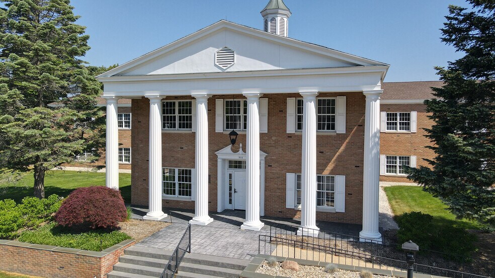 More Photos Of 933 E Main St, Fremont Office For Sale