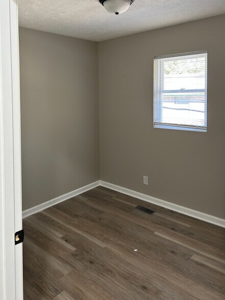 More Photos Of 4210 S 33rd St, Lincoln Office For Sale