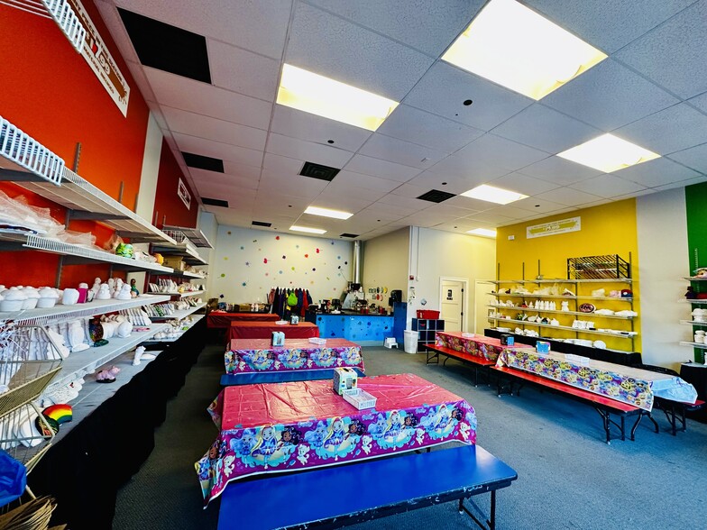 More Photos Of 61 Commerce Way, Plymouth Storefront Retail Office For Lease