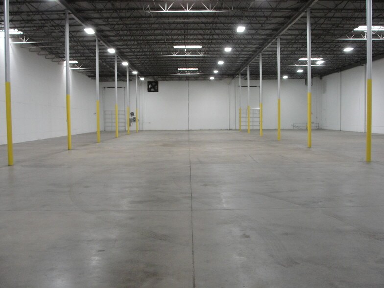 More Photos Of 3605-3665 La Reunion Pky, Dallas Distribution For Lease