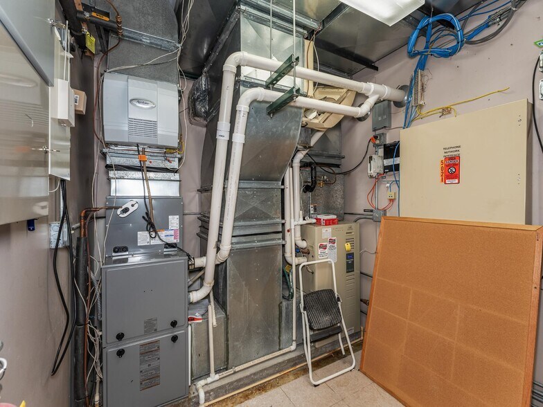 More Photos Of 1811 Superior St, Three Lakes Medical For Sale