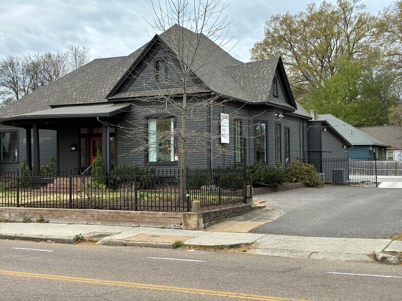 More Photos Of 981 S Cooper St, Memphis Freestanding For Lease