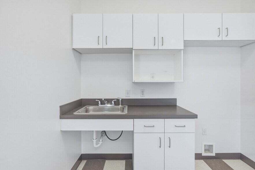 More Photos Of 12171 W Parmer Ln, Cedar Park Medical For Lease
