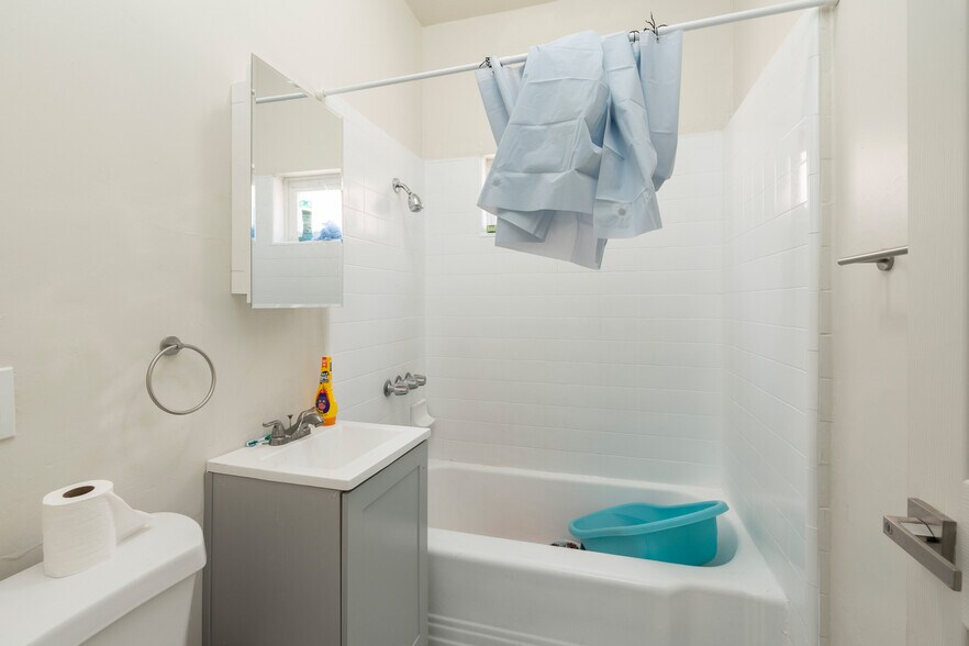 More Photos Of 600 N Soto St, Los Angeles Apartments For Sale