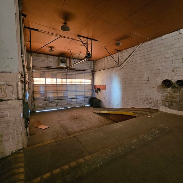 More Photos Of 116 Bay Dr, Great Falls Industrial For Sale