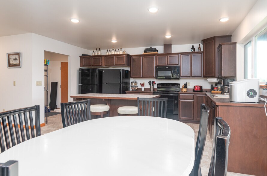 More Photos Of 400 JS Dr, Craig Flex For Sale